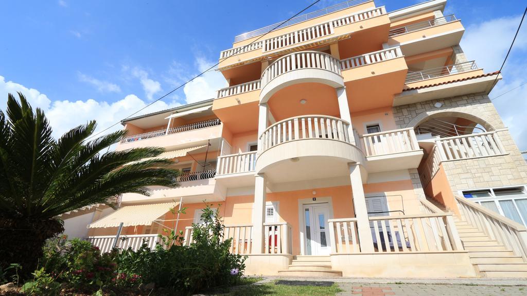 Apartments Villa Flamingo Makarska Extérieur photo